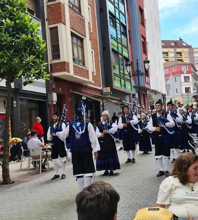 Albergue Turistico La Peregrina Oviedo Eksteriør bilde